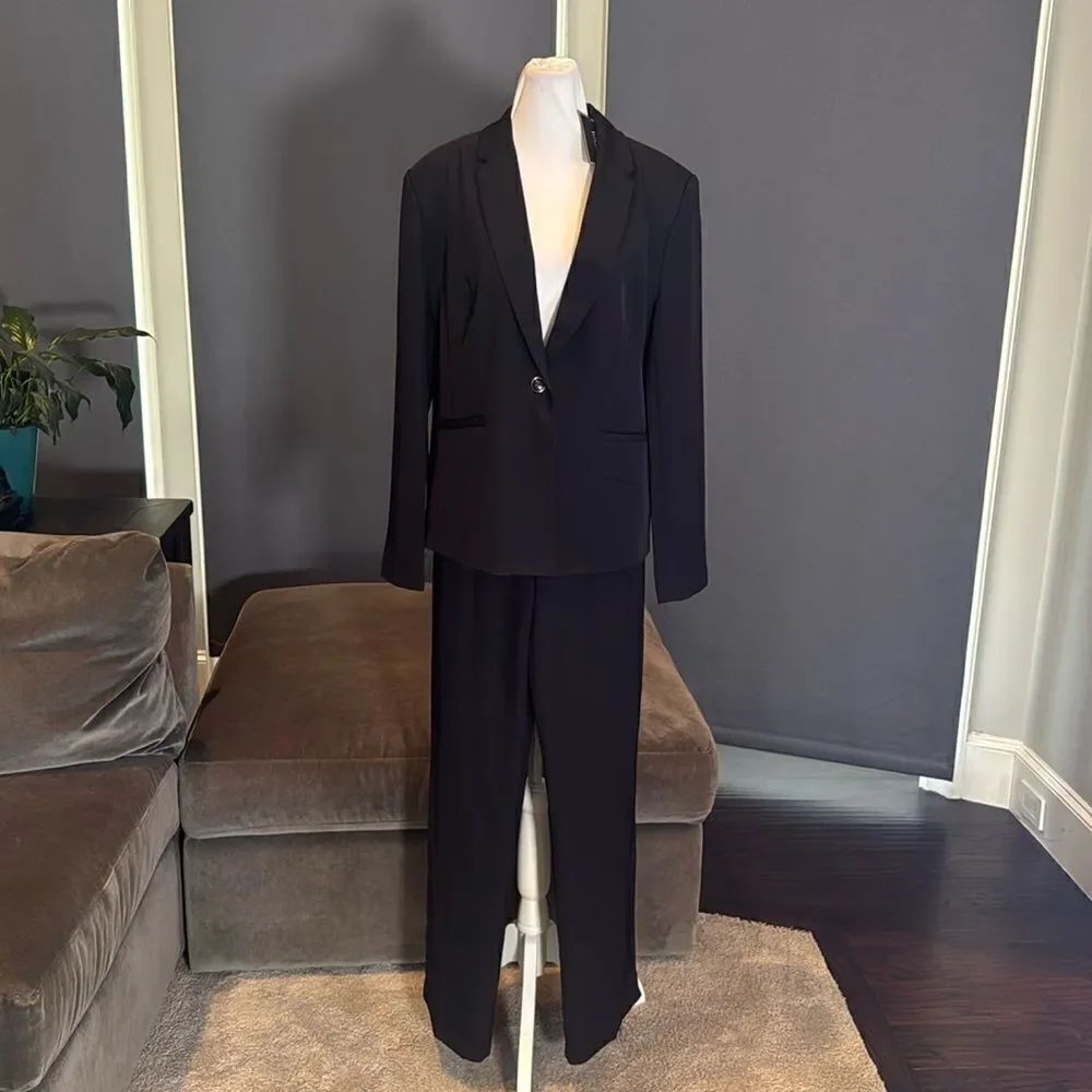 Women’s Black 2 Piece Pant Suit One Button Formal Office Wedding Size L NWT
